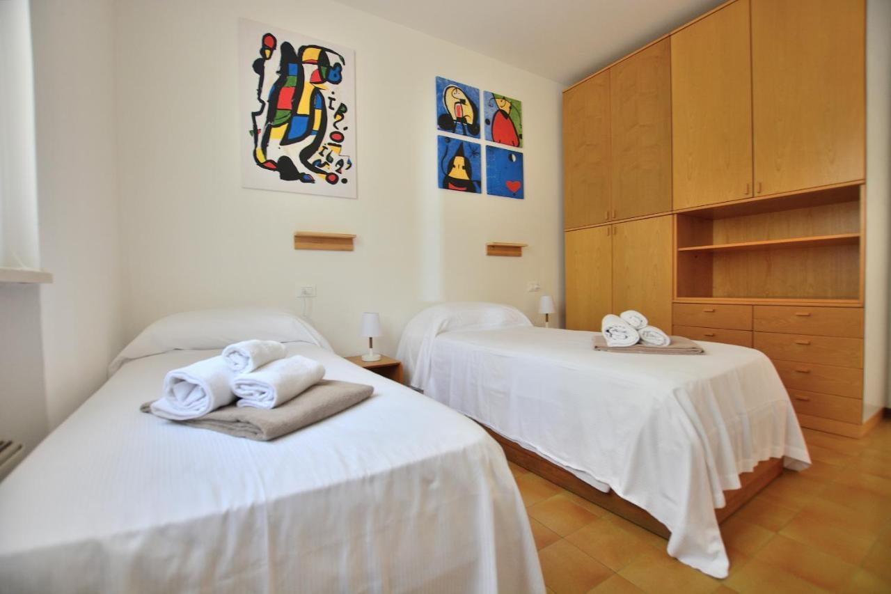 Apartment Joan Miro With Pool Bardolino Ngoại thất bức ảnh