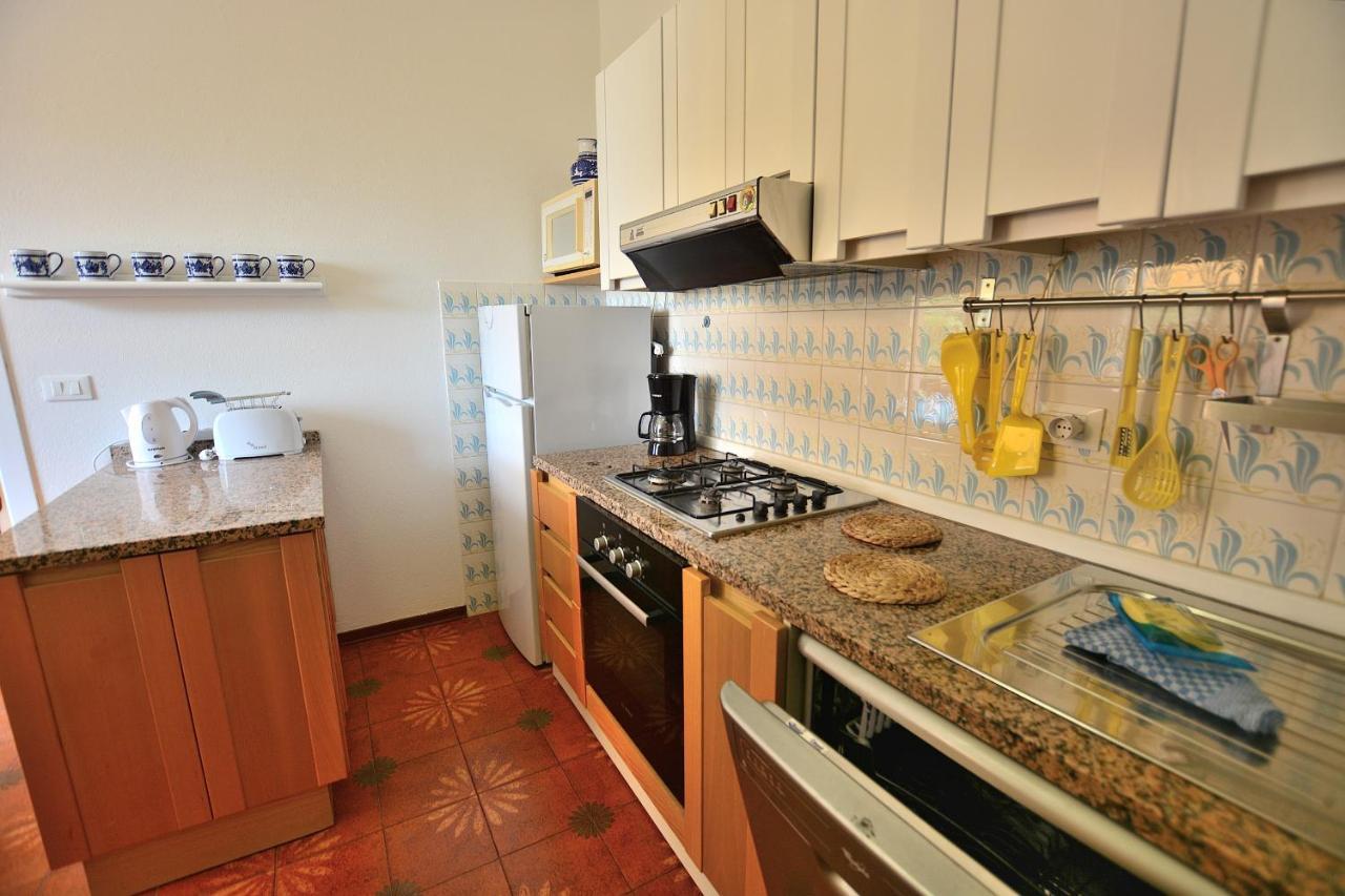 Apartment Joan Miro With Pool Bardolino Ngoại thất bức ảnh